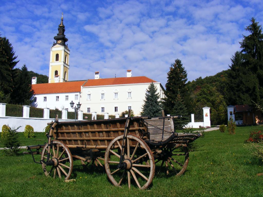 Rooms Milin Lagum Irig Екстер'єр фото