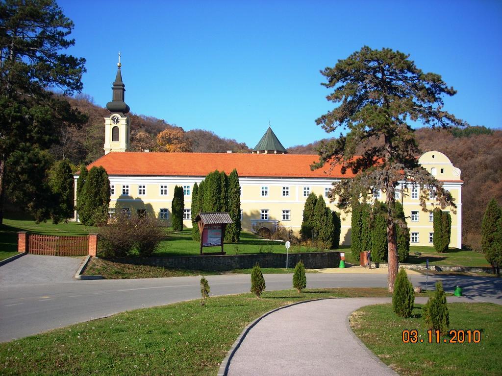 Rooms Milin Lagum Irig Екстер'єр фото