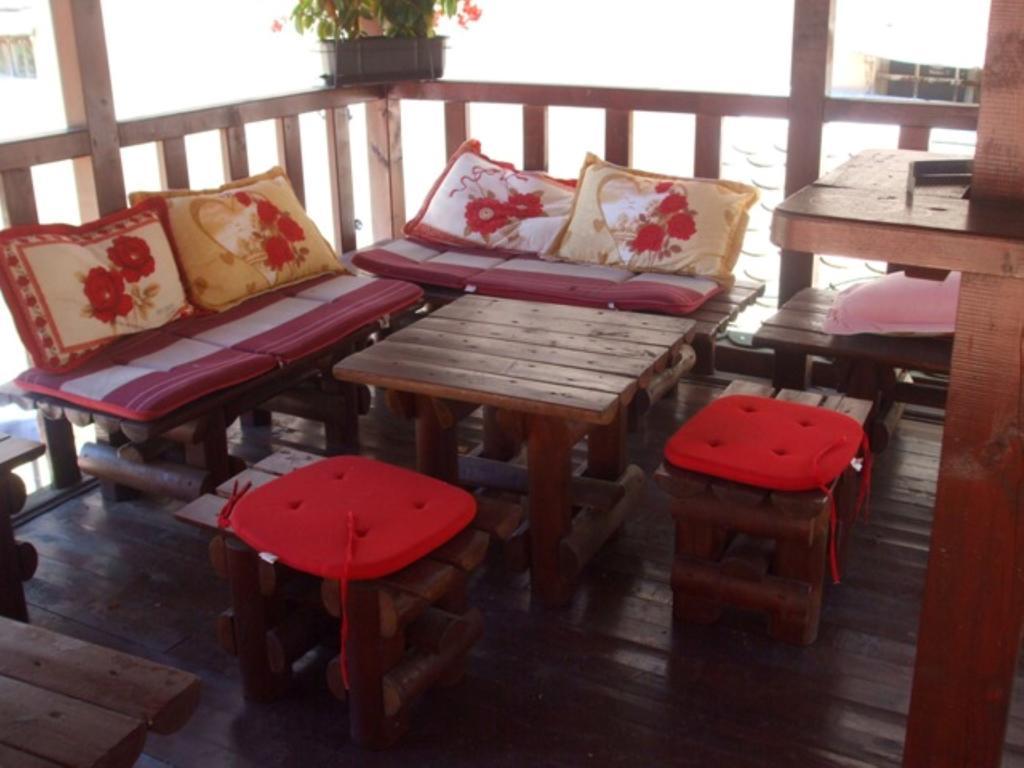 Rooms Milin Lagum Irig Екстер'єр фото