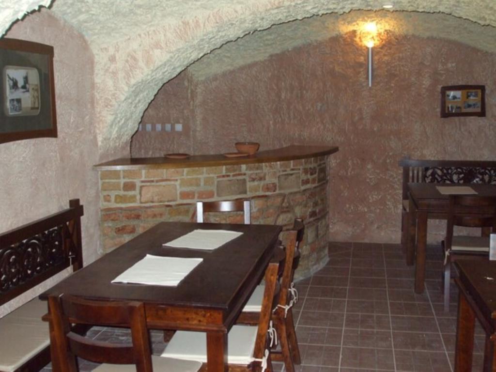 Rooms Milin Lagum Irig Екстер'єр фото
