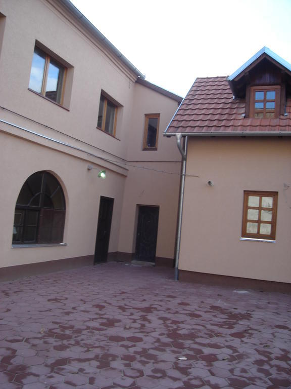 Rooms Milin Lagum Irig Екстер'єр фото