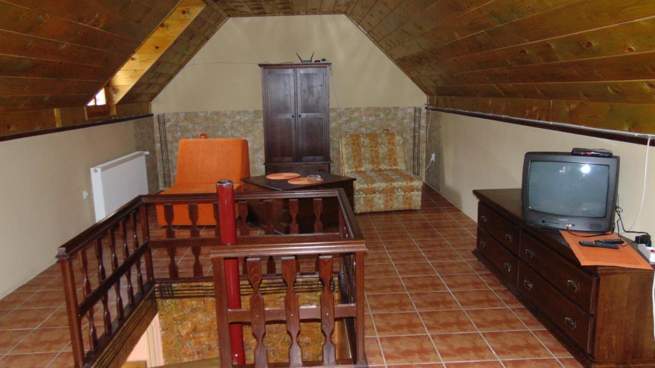 Rooms Milin Lagum Irig Екстер'єр фото