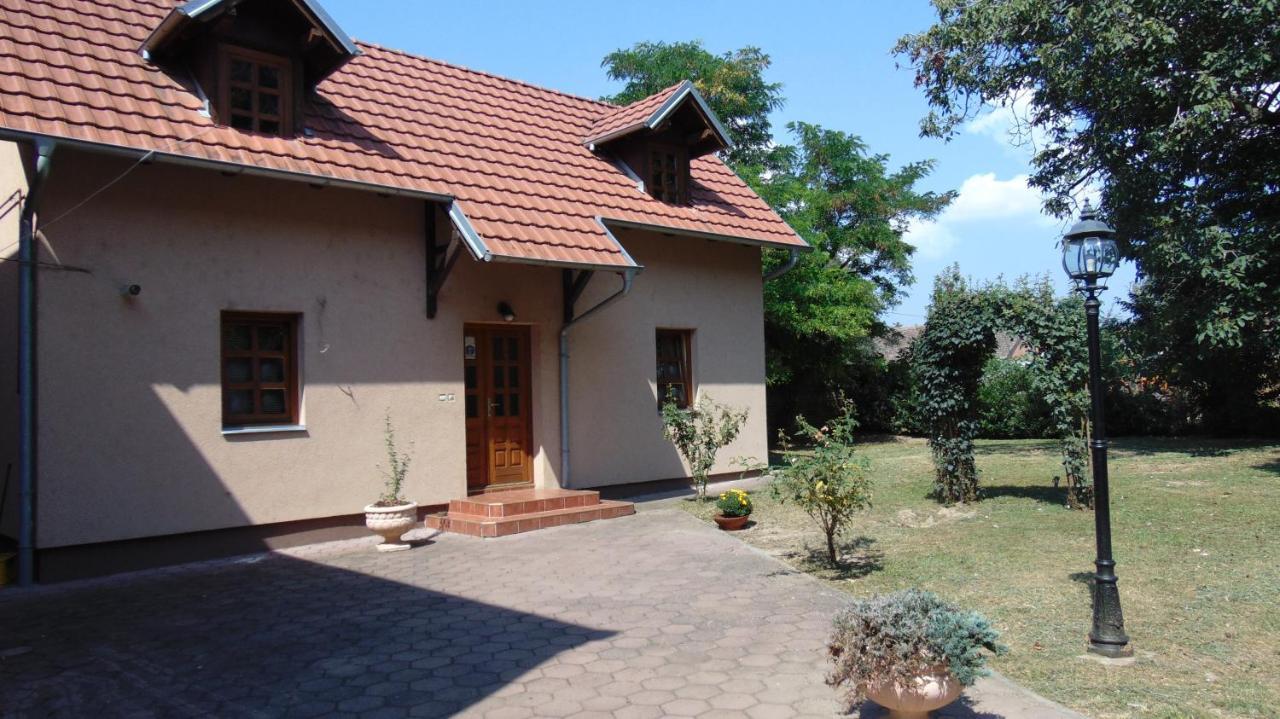 Rooms Milin Lagum Irig Екстер'єр фото