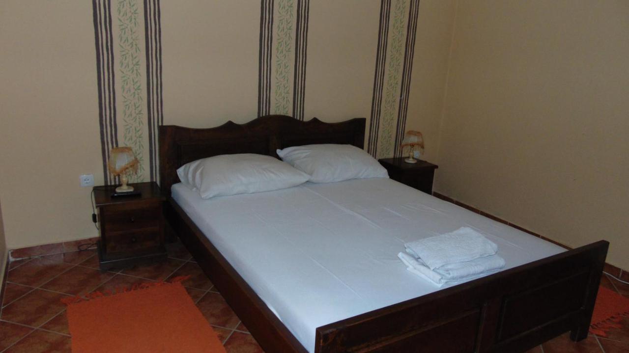 Rooms Milin Lagum Irig Екстер'єр фото